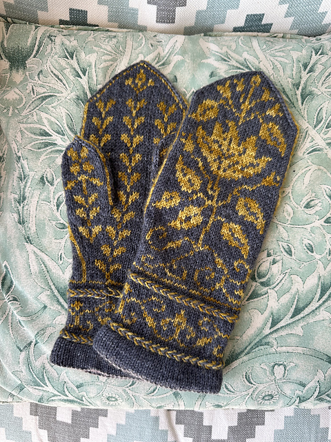 Filigree Mittens