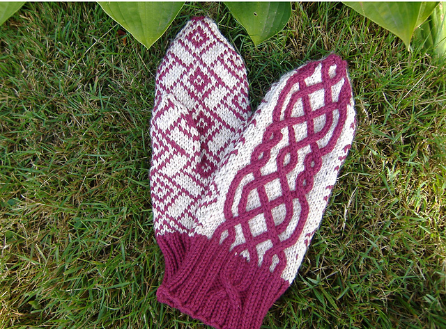 Twisted Chains Mittens