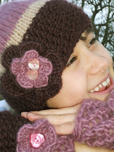 Eve Hat and Wrist Warmer Set
