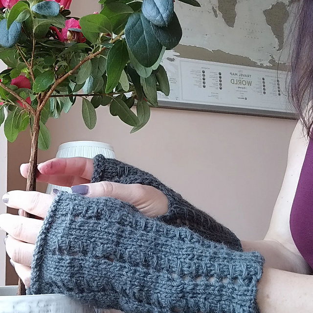 Lacet Wrist Warmer