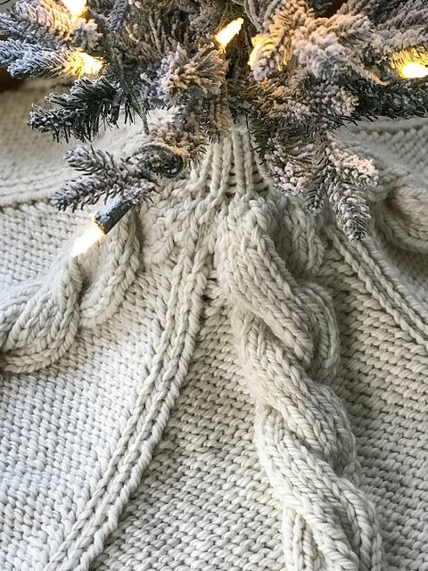 Cable Tree Skirt
