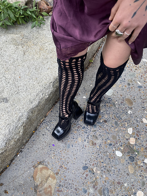 Tuberose Lace Knee Socks