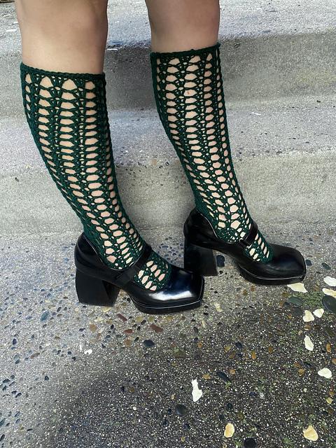 Primrose Lace High Socks