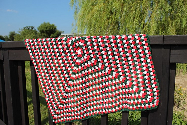Twirling Granny Square
