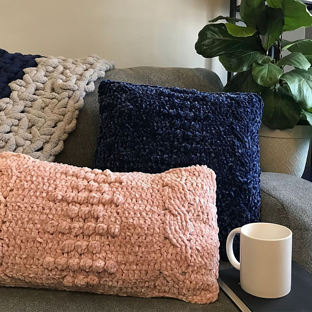 Velvet Georgia Pillow