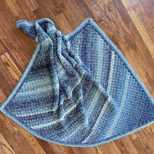 Simple Ombre C2C Baby Blanket