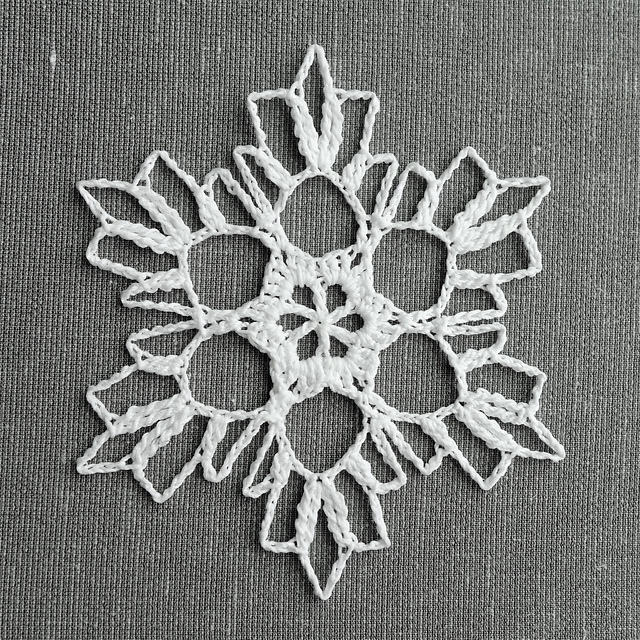 Ravelry: Vanilla Pudding Snowflake pattern by Jessica Wifall