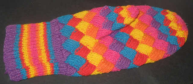 Entrelac Mittens: A Step by Step Approach