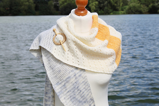 Graceful Gull Shawlette