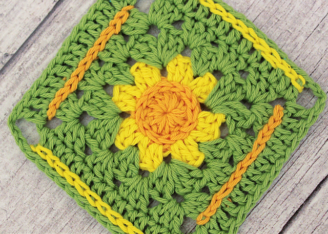 Summer Lawn Square