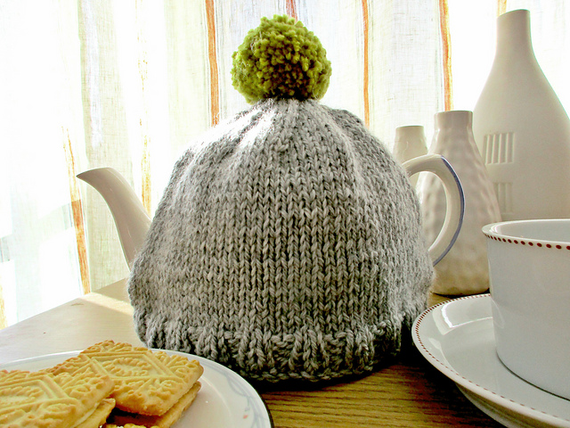 Pom Pom Tea Cosy