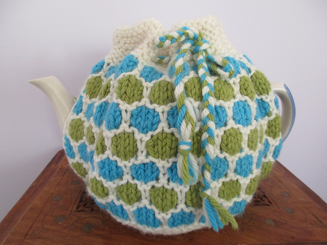 Bubble Pattern Tea Cosy