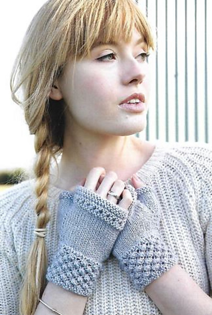 Bramble cuff fingerless gloves