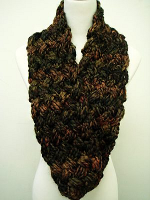 Faux Infinity Scarf/ Entrelac Cowl