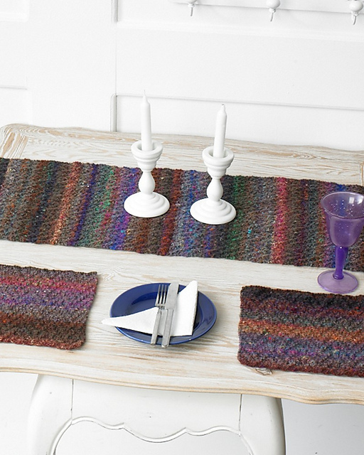 Design 12 Table Runner & Mats