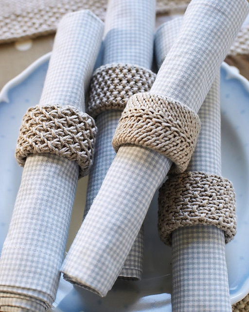 Ravelry 22 Napkin Rings pattern by Debbie Bliss