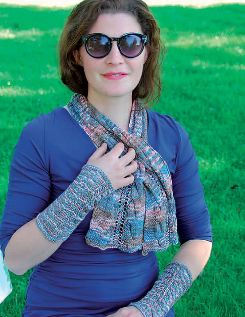 Cable & Lace Mitts