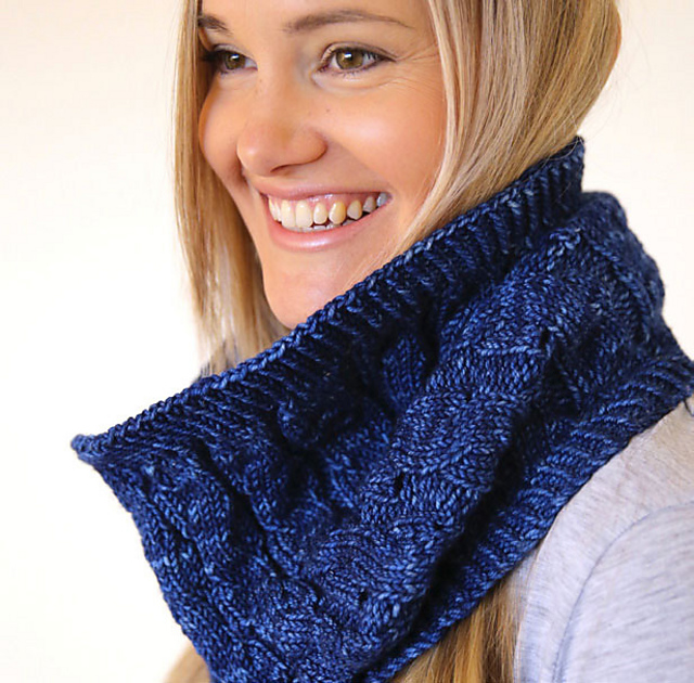 Ripple Cowl