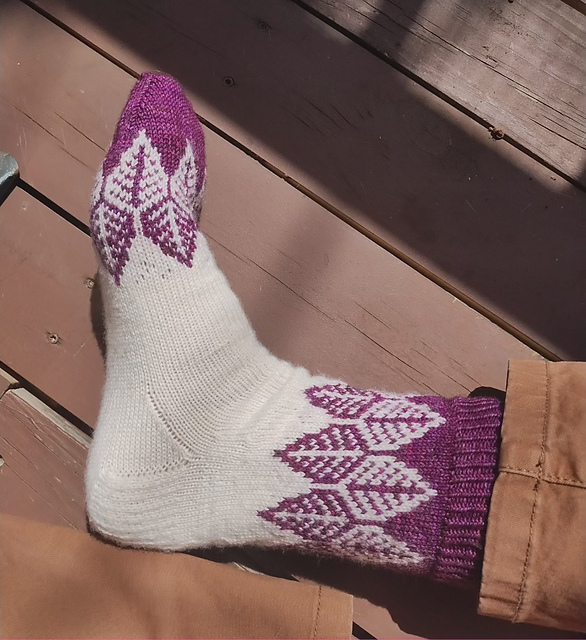 Lilac Leaf Socks