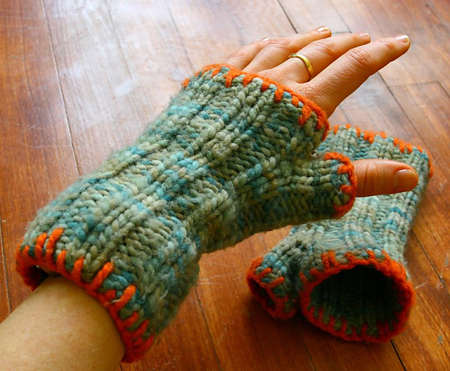 Easy Fingerless Mitts