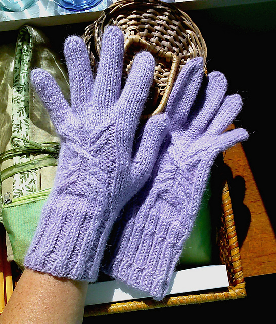 Cable Butterfly Gloves