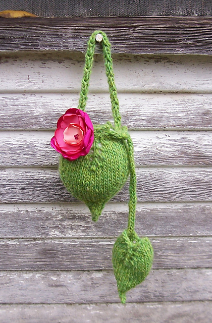 Leaf Wristlet with Accessory Pouch