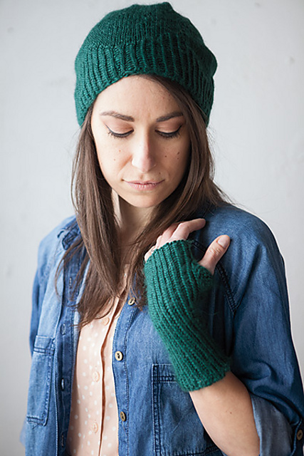Twisted Rib Hat & Mitt Set