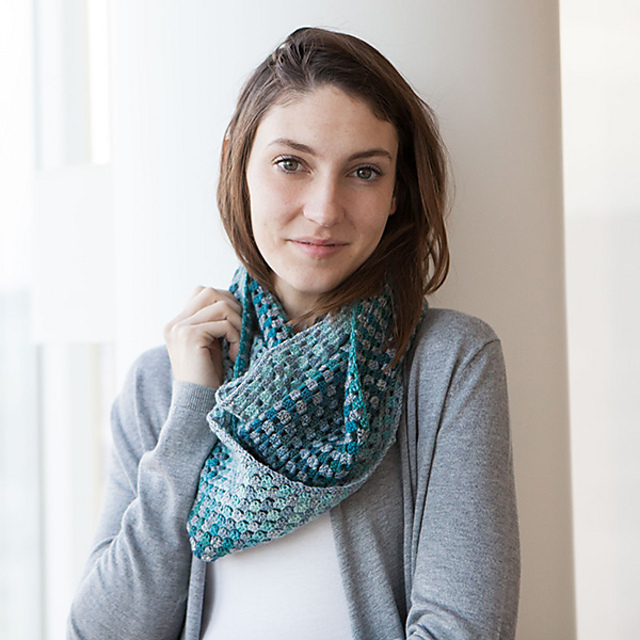 Chromatic Granny Stripe Cowl