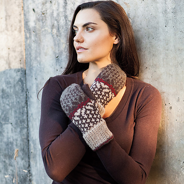 Classical Snow Mittens