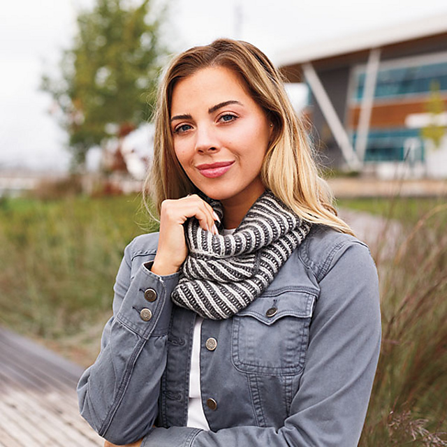 Leaning Brioche Cowl
