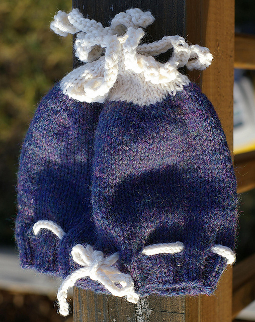 Curly Snowflake Hat Topper