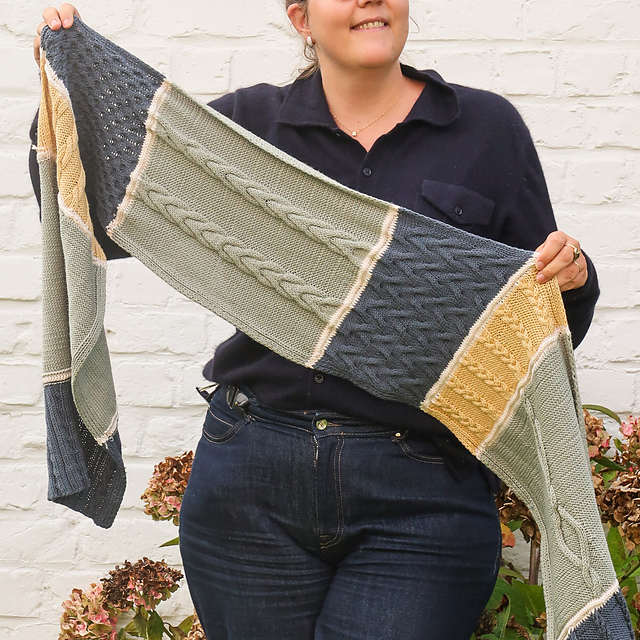 Step into Cables Shawl