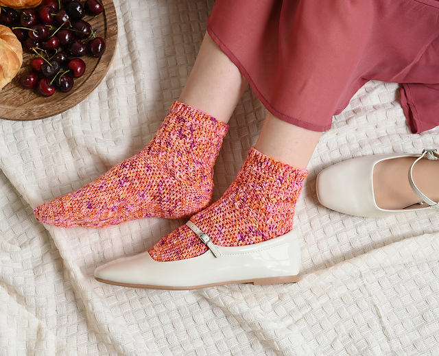 Simple Lace Socks