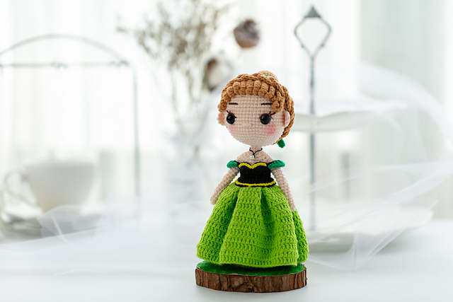Ravelry: Princess Ornaments - Anna pattern by Kaia Han