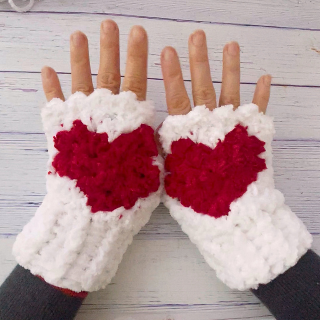 Heart Fingerless Gloves