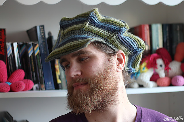 Casquette en brides relief