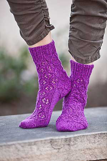 Hourglass Lace Socks