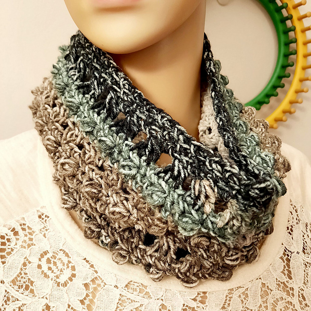 Textured Hourglass Cowl