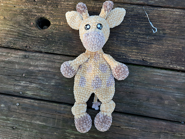Gerald Giraffe Snuggler