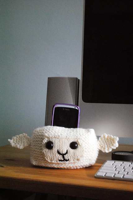 Sheep Head Cell Phone Holder