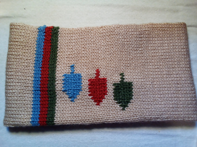 Retro Dreidel Cowl