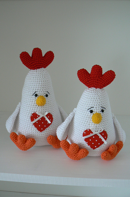 2 Chickens - spring decorations
