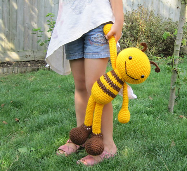 Happy Bee Amigurumi