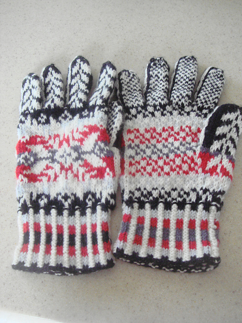 Lyndi's Feathered Star Gloves