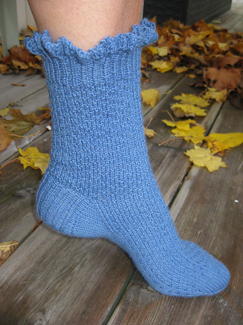 sockar med volang