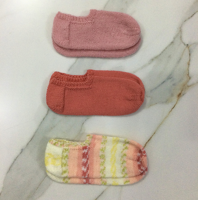 Basic knitted slippers