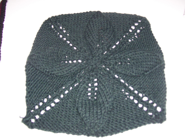 Classic Leaf Bobble Edge