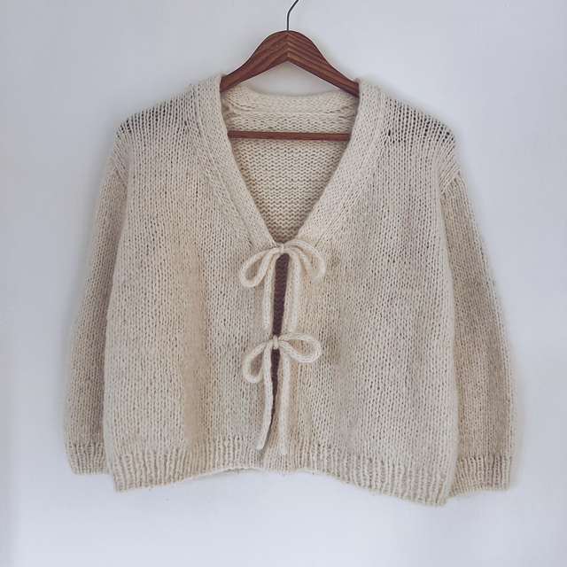 Ravelry: Mimi Cardigan pattern by Katharina von Blumenthal