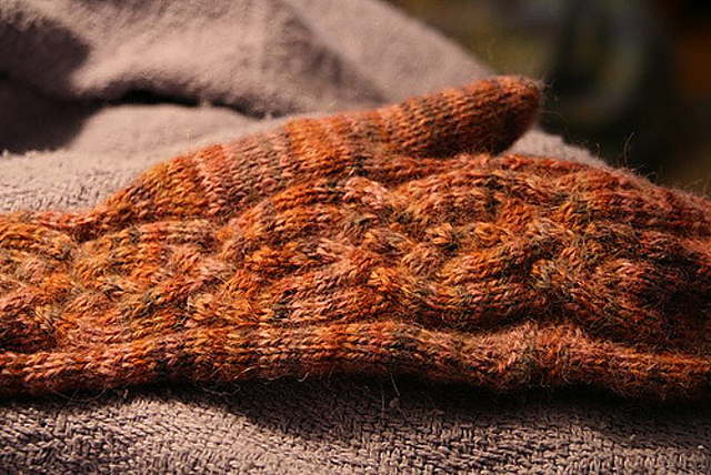 Cabled Flip-Top Mittens