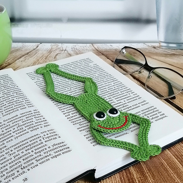 061 Frog Bookmark